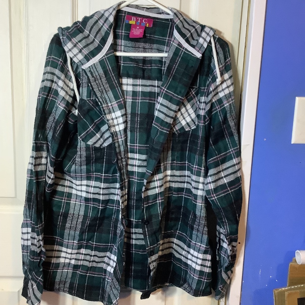Women’s BTC Long sleeve Plaid Hooded Shirt Size M